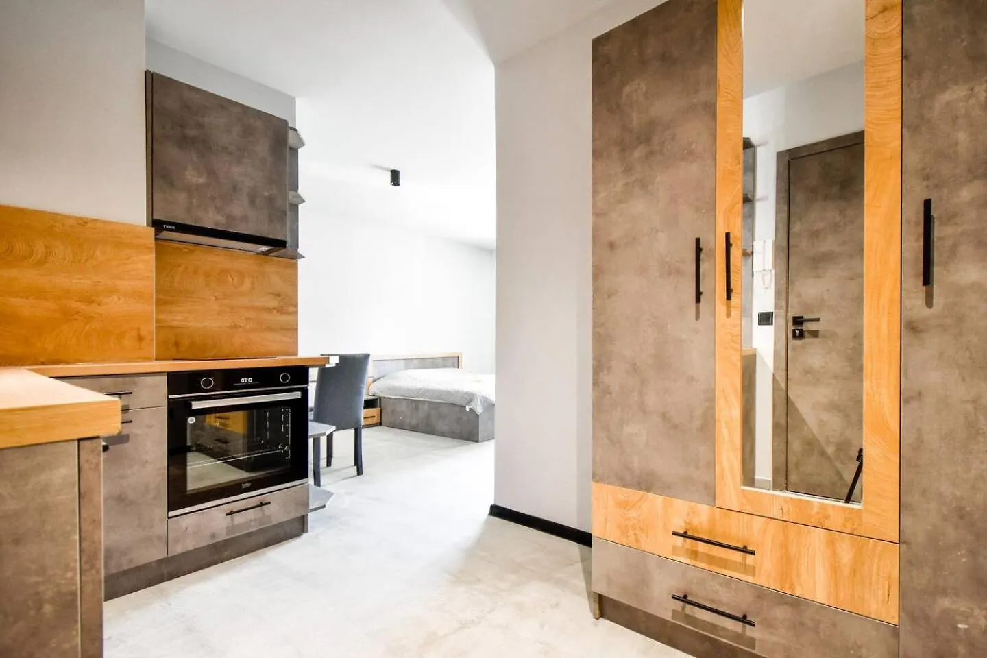 Apartment 6 Studios 6 Bathrooms 2 Levels Kitchens