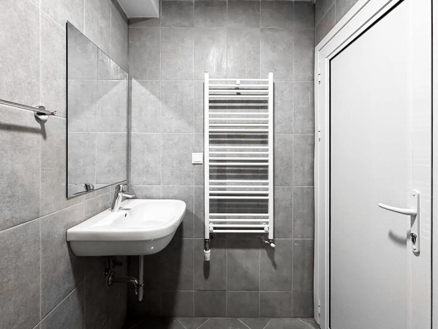 6 Studios 6 Bathrooms 2 Levels Kitchens 0*, Sofia