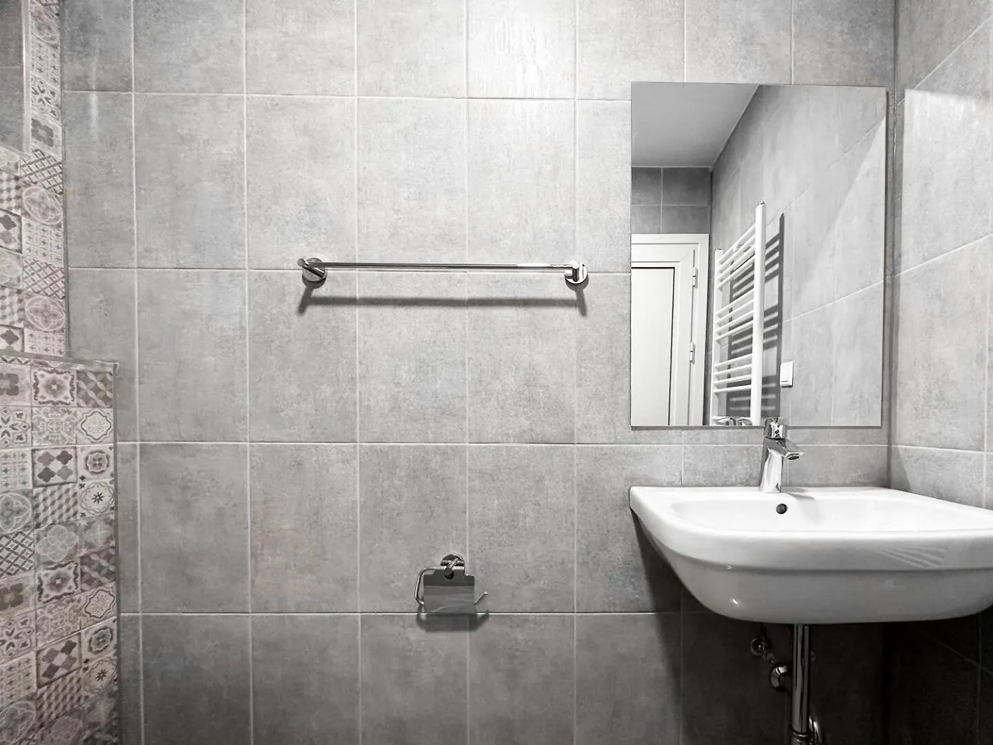 6 Studios 6 Bathrooms 2 Levels Kitchens Sofia