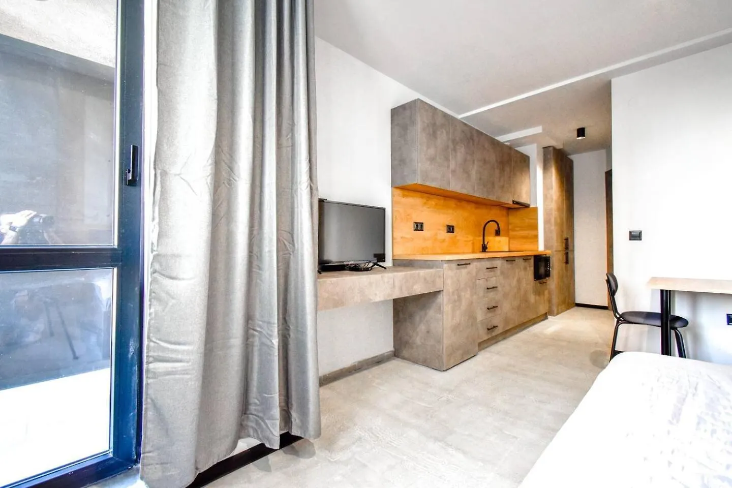 Apartment 6 Studios 6 Bathrooms 2 Levels Kitchens
