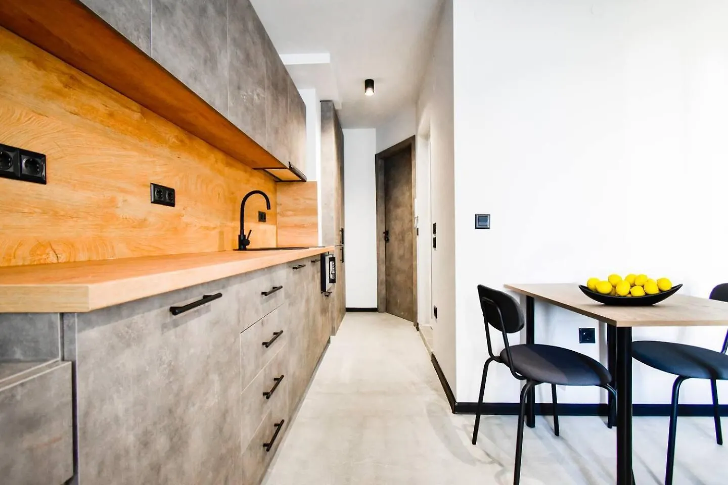 Apartment 6 Studios 6 Bathrooms 2 Levels Kitchens